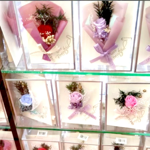 Композиция: Мини Букет из мыльных роз в подарочной коробке. Цвет MIX